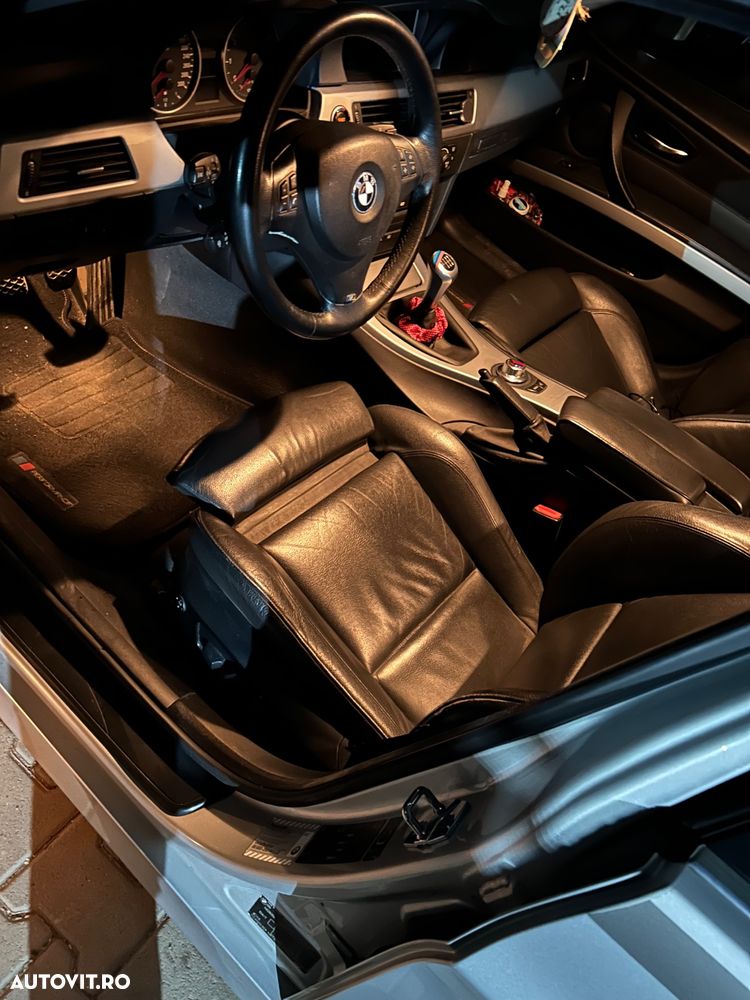 BMW Seria 3 330i - 11