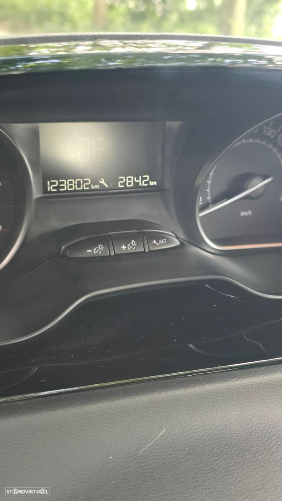 Peugeot 208 1.5 BlueHDi Active Pack - 17