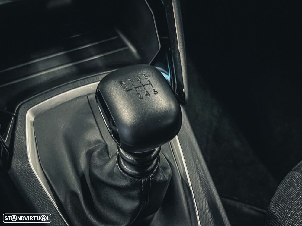 Peugeot 2008 1.2 PureTech Active Pack - 15