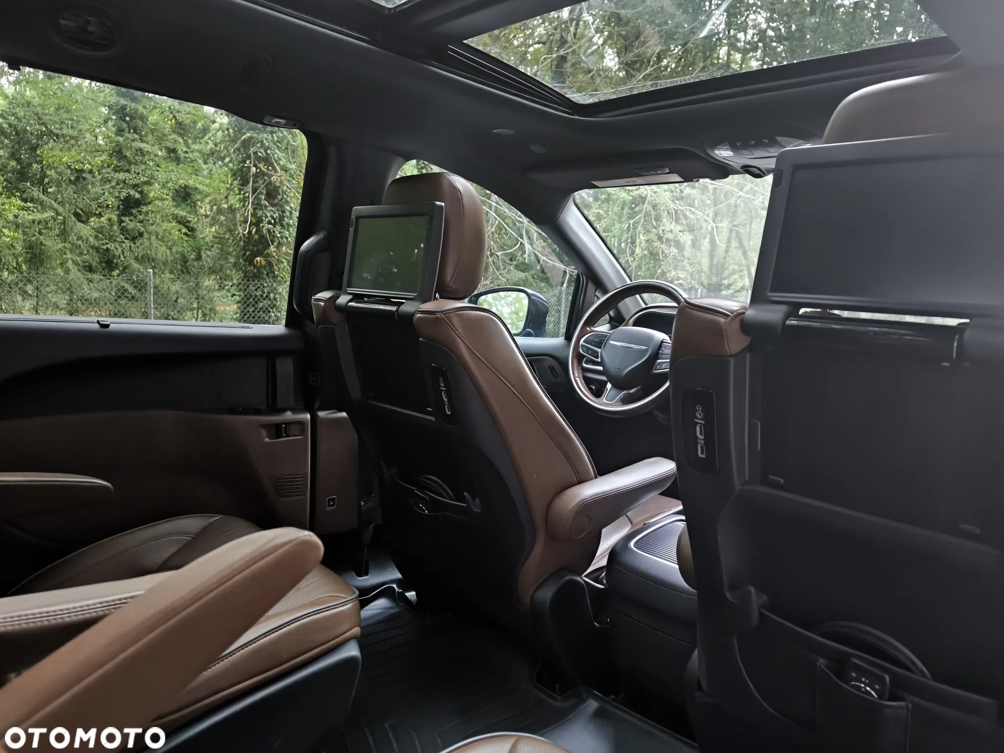Chrysler Pacifica - 17
