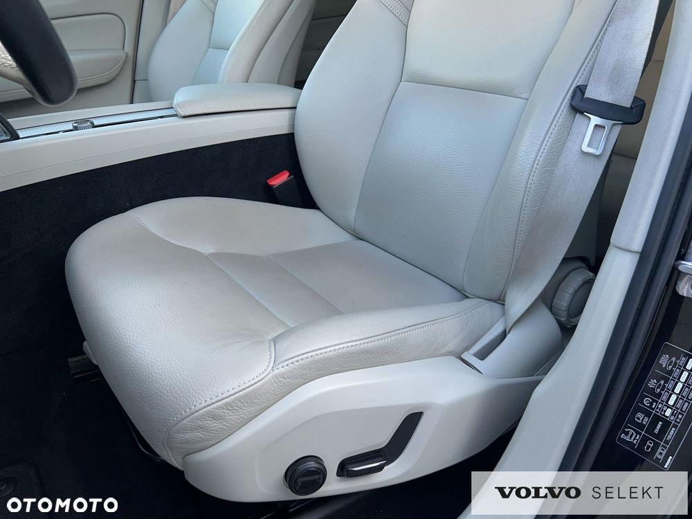 Volvo XC 60 B4 B Momentum - 15