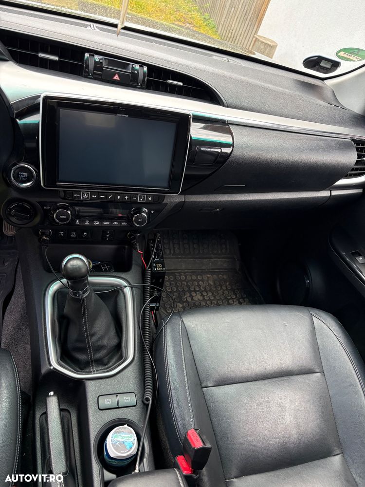 Toyota Hilux 4x4 Double Cab Comfort - 11