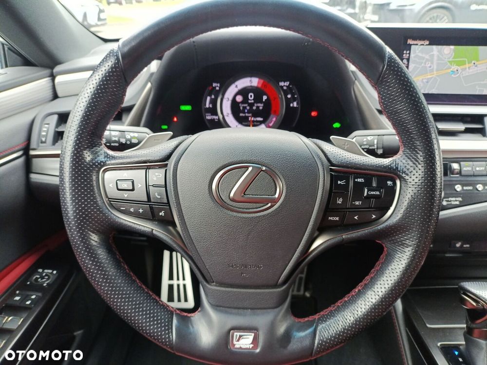 Lexus ES 300h F Sport Edition - 10