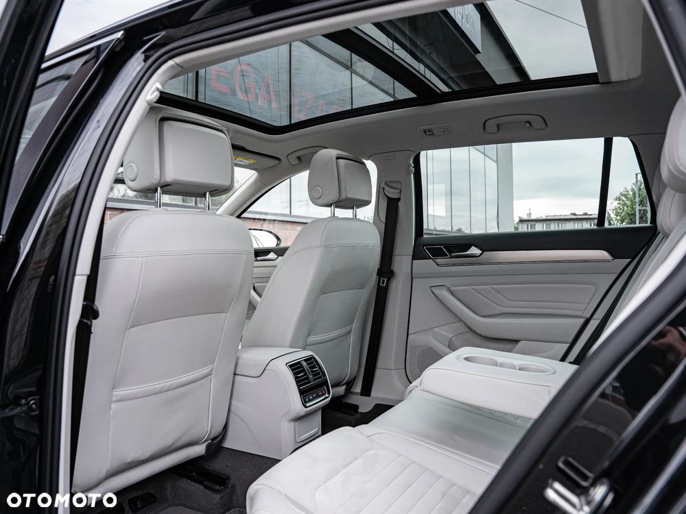 Volkswagen Passat 2.0 TSI Elegance DSG - 27