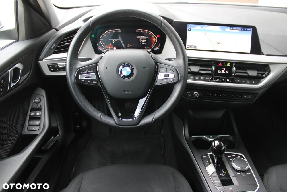 BMW Seria 1 118i - 23