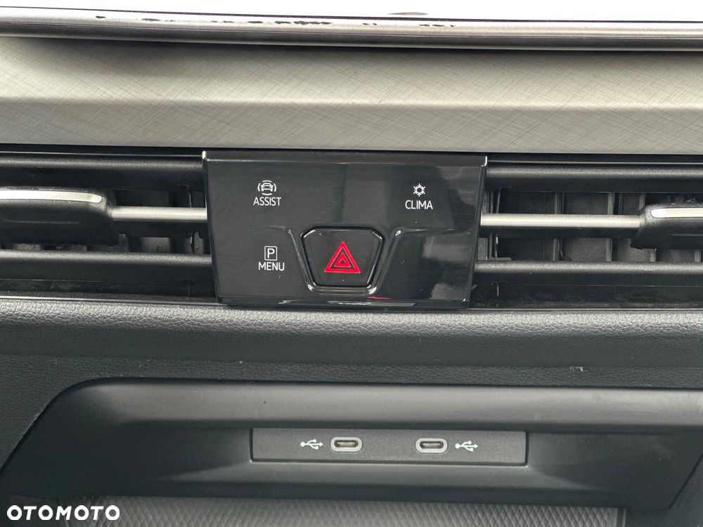 Volkswagen Golf 1.5 eTSI mHEV Special Edition DSG - 18