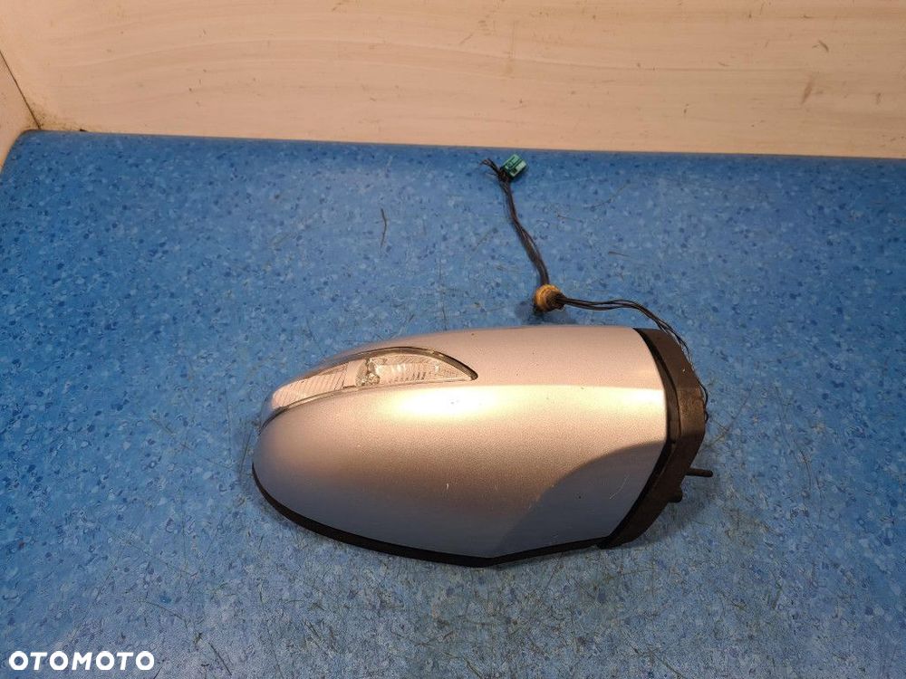 MERCEDES-BENZ B 180 CDI LUSTERKO LEWE W245 - 2