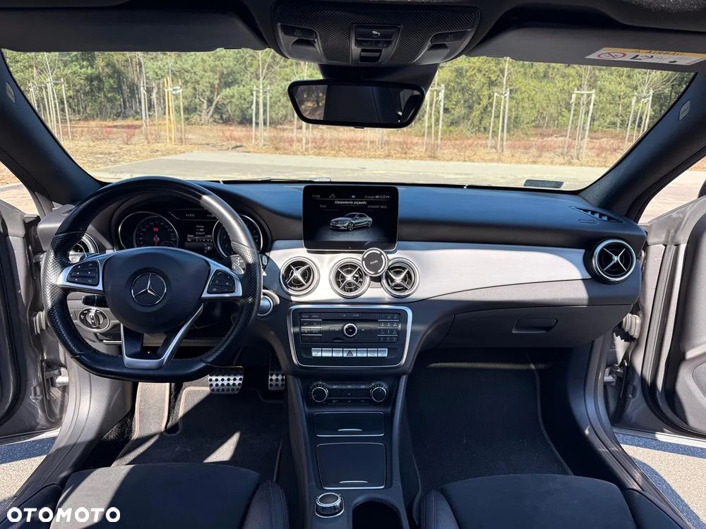 Mercedes-Benz CLA 220 4-Matic AMG Line - 30