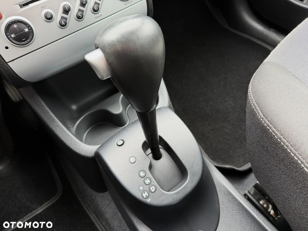 Renault Modus 1.6 16V ESP Privilege - 10