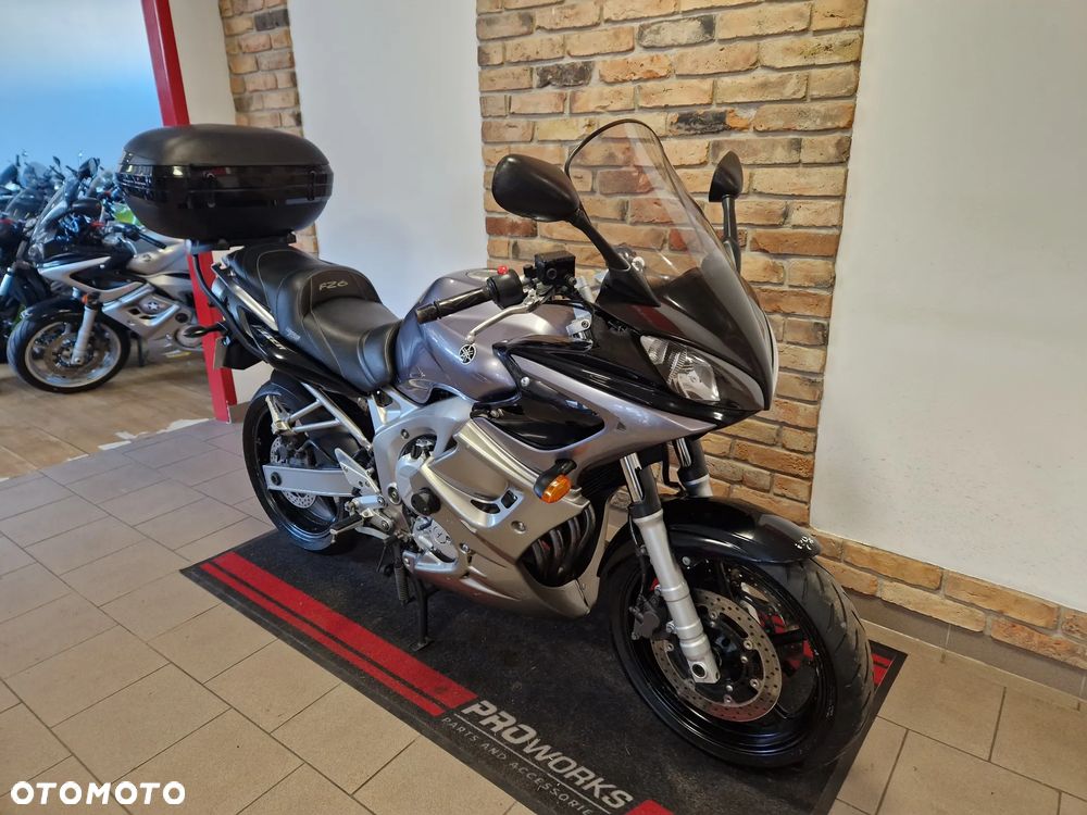 Yamaha FZ6 - 24