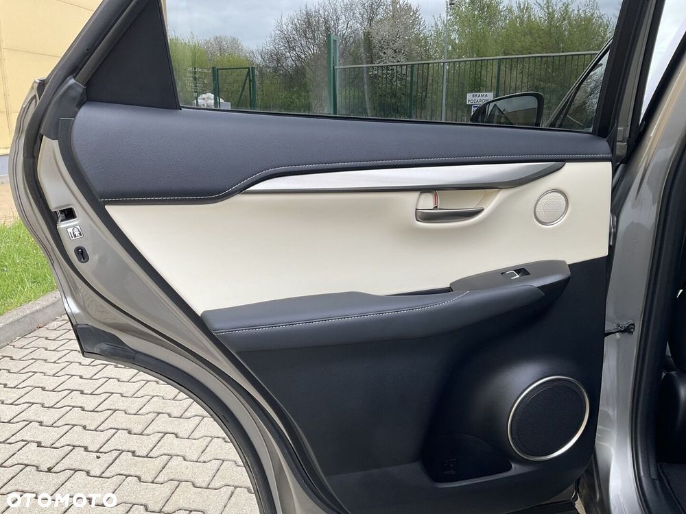 Lexus NX 300 F Impression AWD - 15