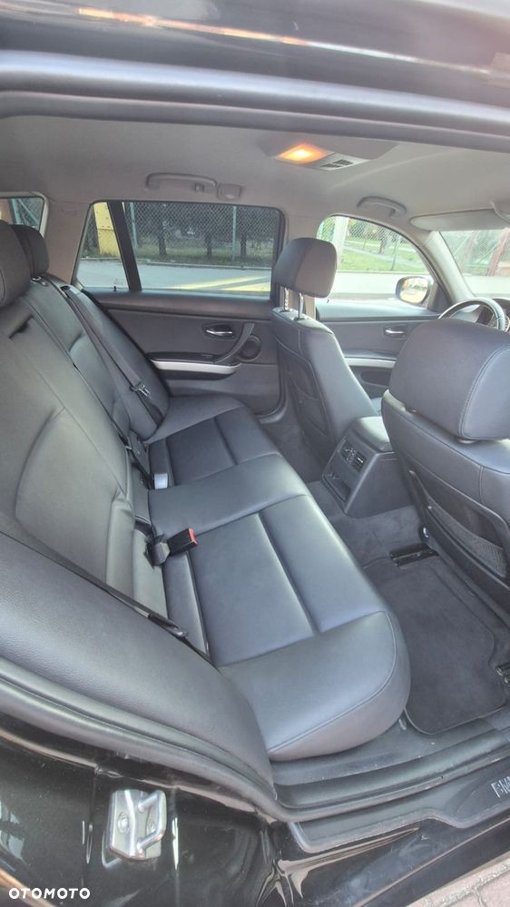 BMW Seria 3 320d DPF Efficient Dynamics Edition - 2