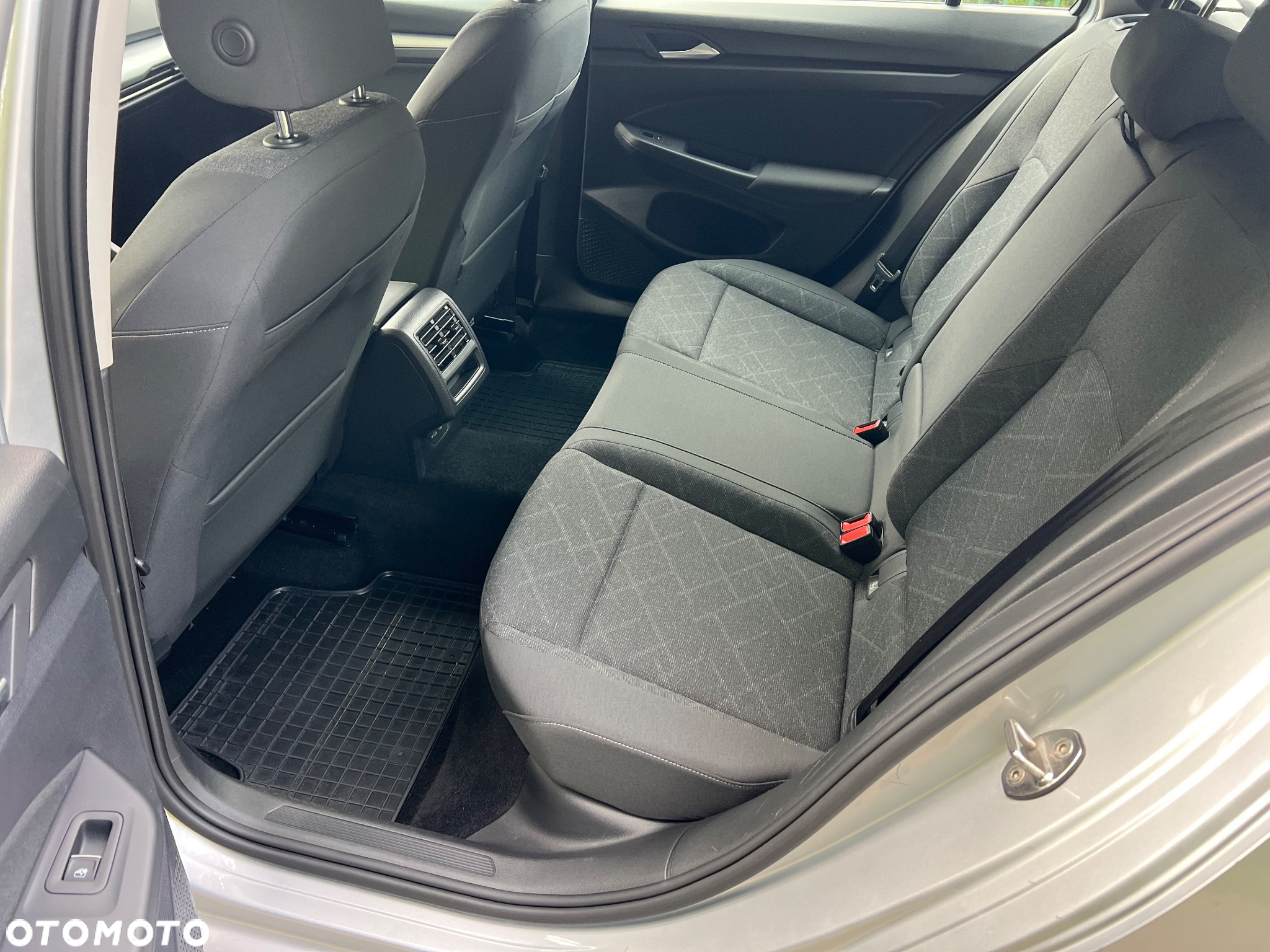 Volkswagen Golf VIII 1.5 TSI EVO Life - 18