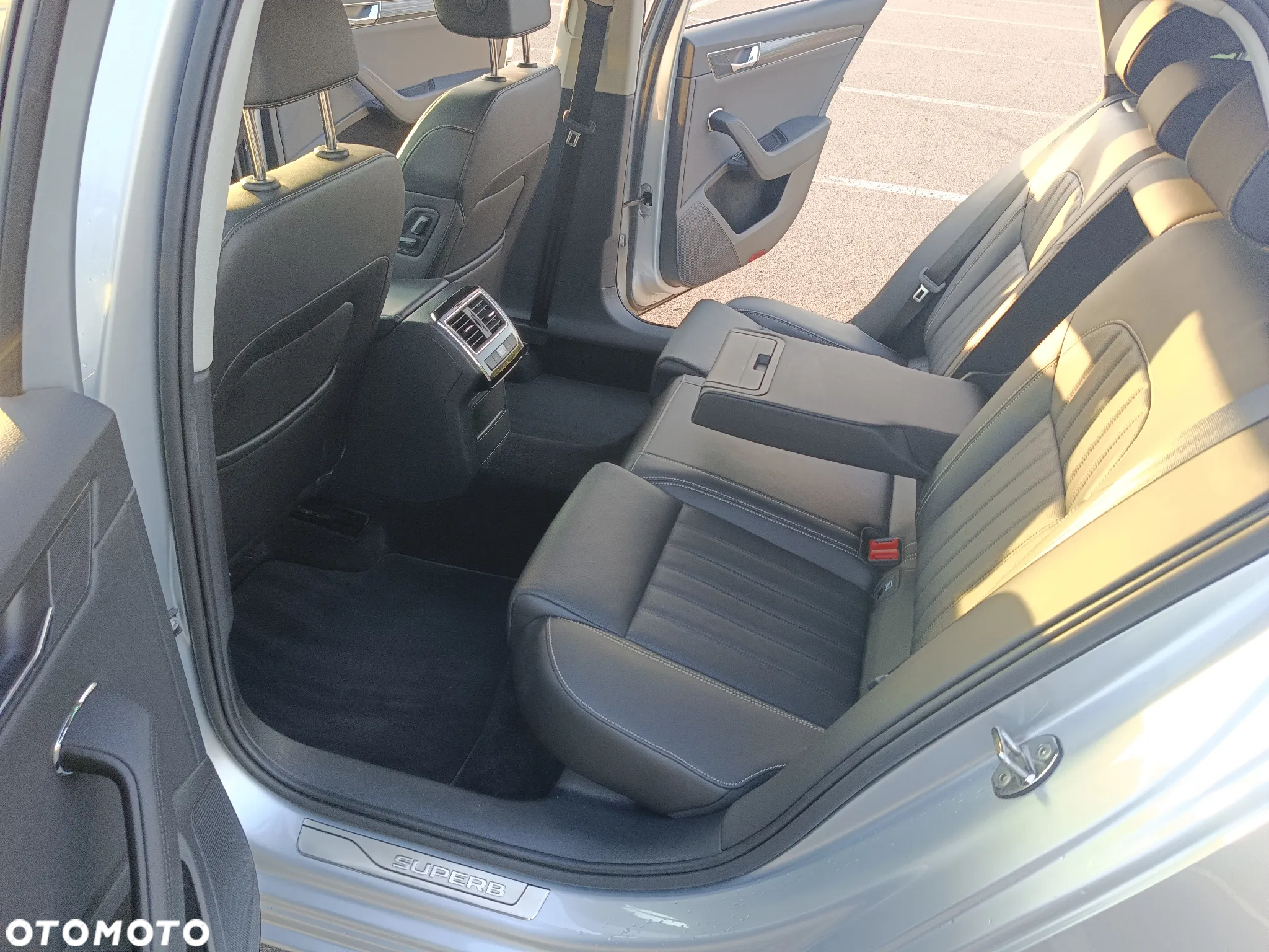 Skoda Superb Combi 2.0 TDI DSG Premium Edition - 19
