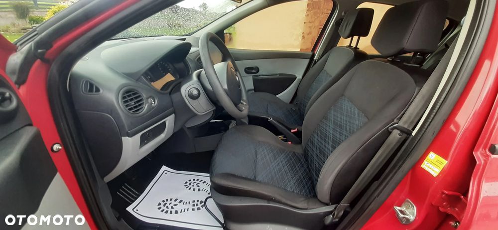 Renault Clio - 31