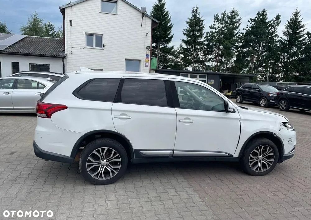 Mitsubishi Outlander 2.4 4WD CVT Instyle - 6