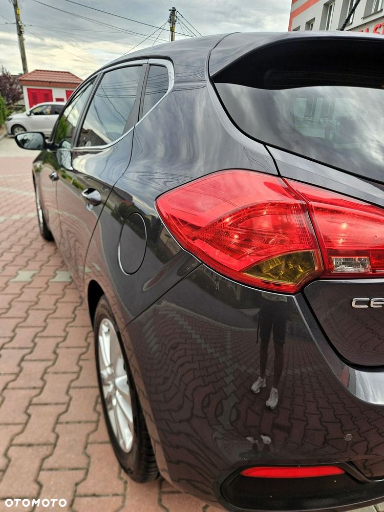 Kia Ceed 1.6 GDI ISG Dream-Team Edition - 17