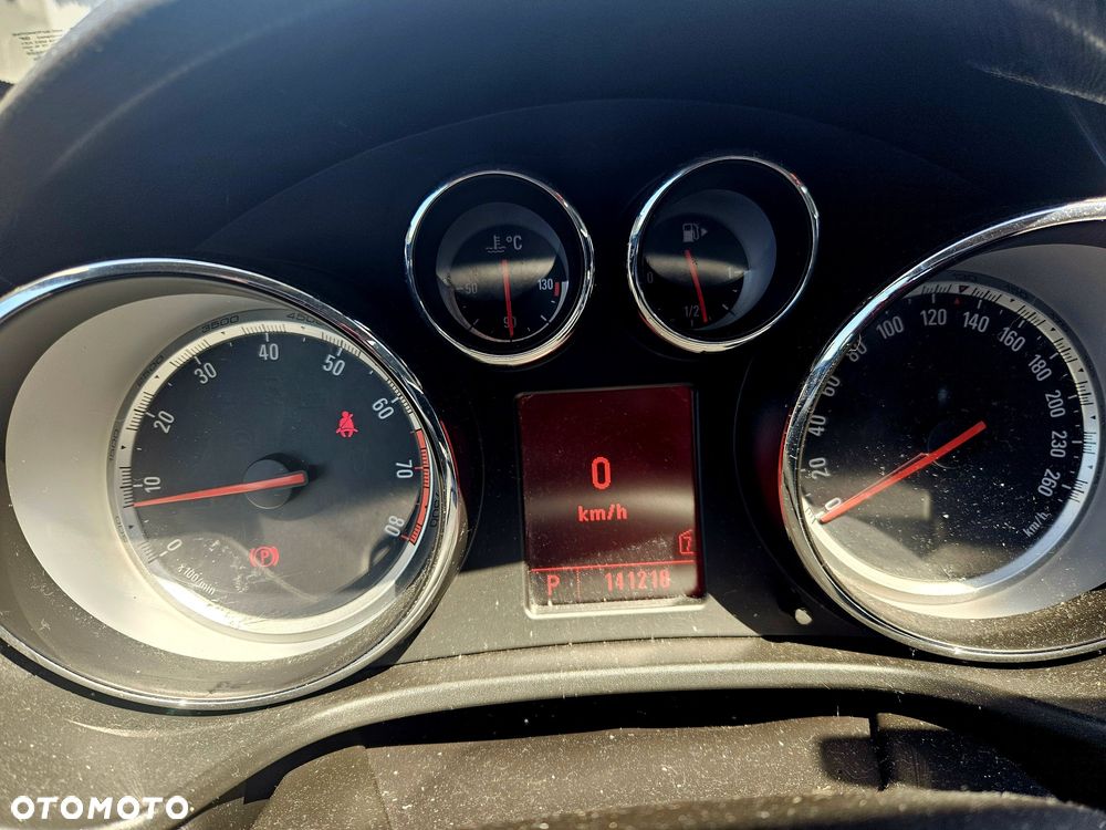 Opel Insignia - 8