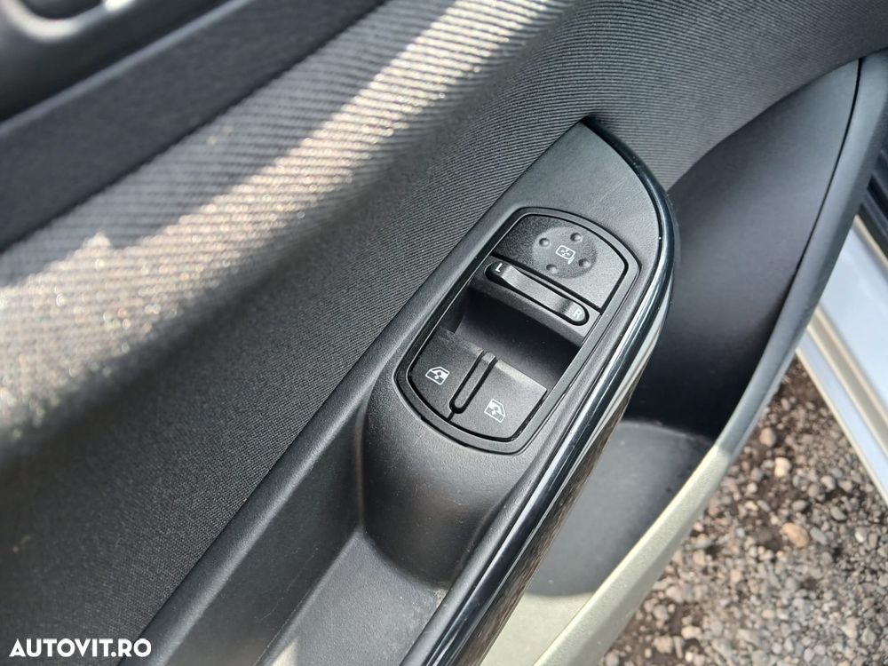 Opel Corsa 1.4 ECOTEC Aut. Excite - 9