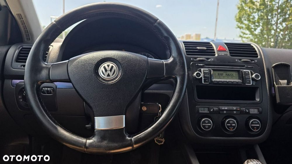 Volkswagen Golf - 17