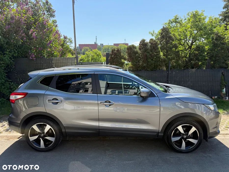 Nissan Qashqai - 2