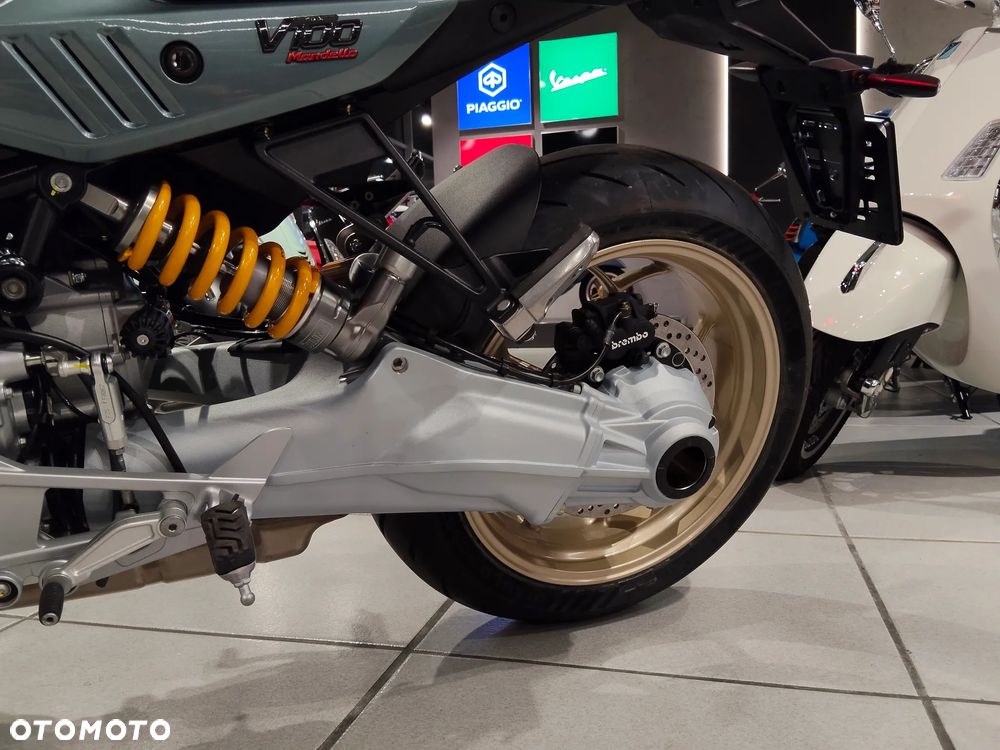 Moto Guzzi V100 Mandello - 18