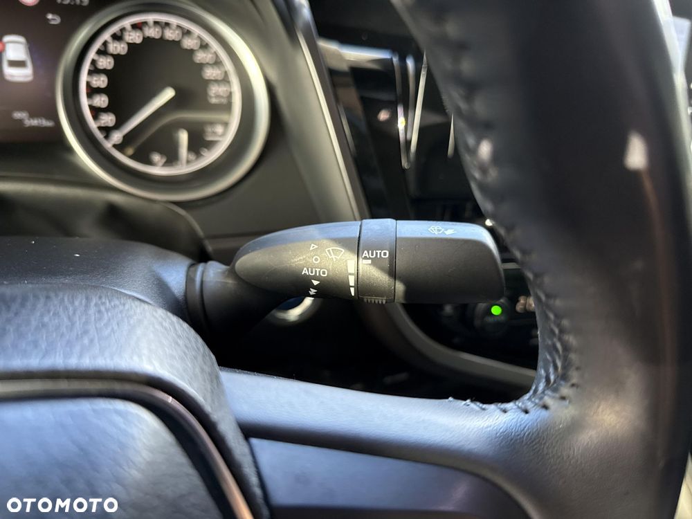 Toyota Camry 2.5 Hybrid Comfort CVT - 23