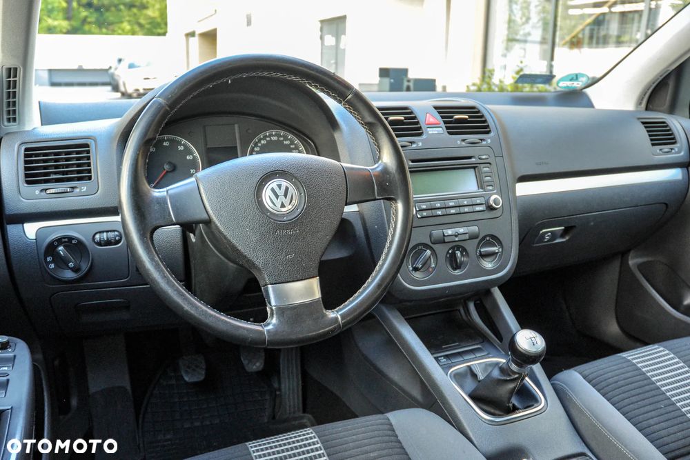 Volkswagen Golf - 9