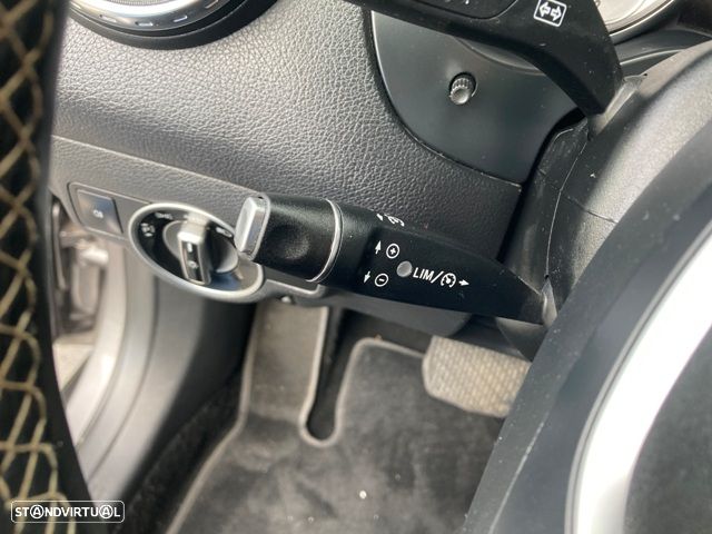 Mercedes-Benz GLA 220 d 4Matic 7G-DCT Urban - 21