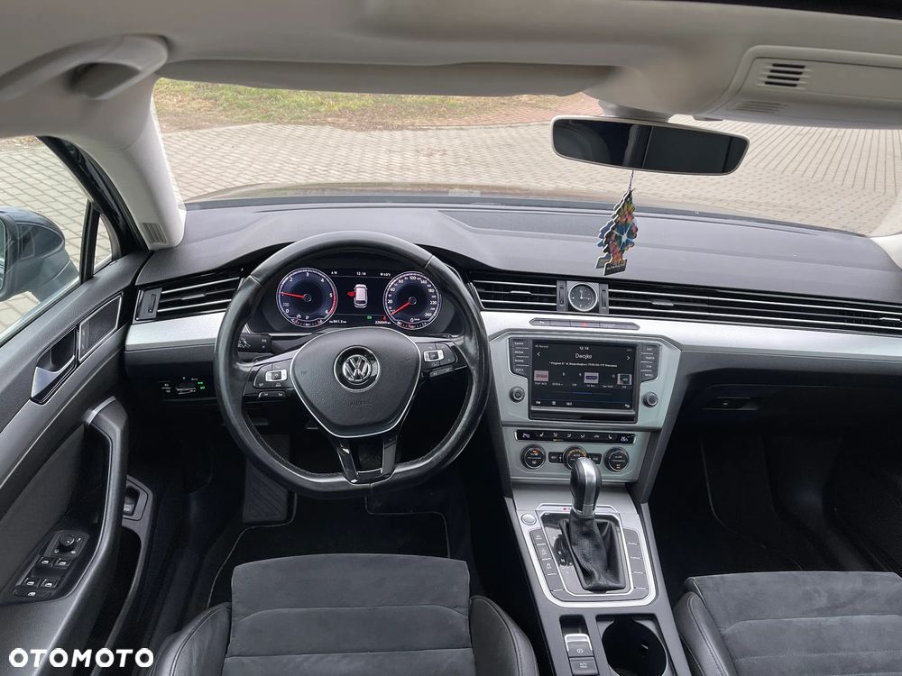 Volkswagen Passat Variant 2.0 TDI SCR 4Motion DSG (BMT) Highline - 8