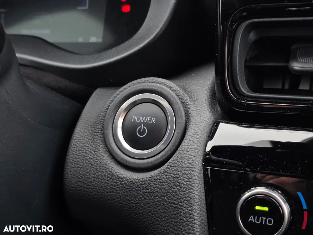 Toyota Yaris Cross 1.5 VVT-i HSD 4x2 Dynamic - 16