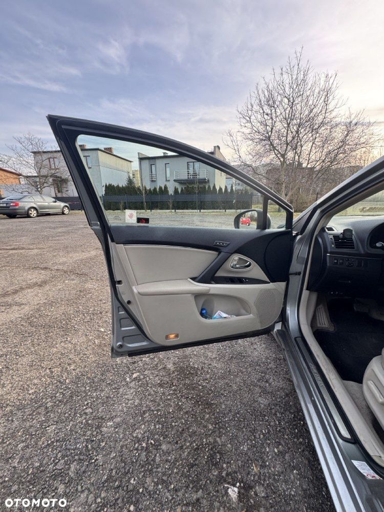 Toyota Avensis 2.0 Sol plus EU5 MS - 20