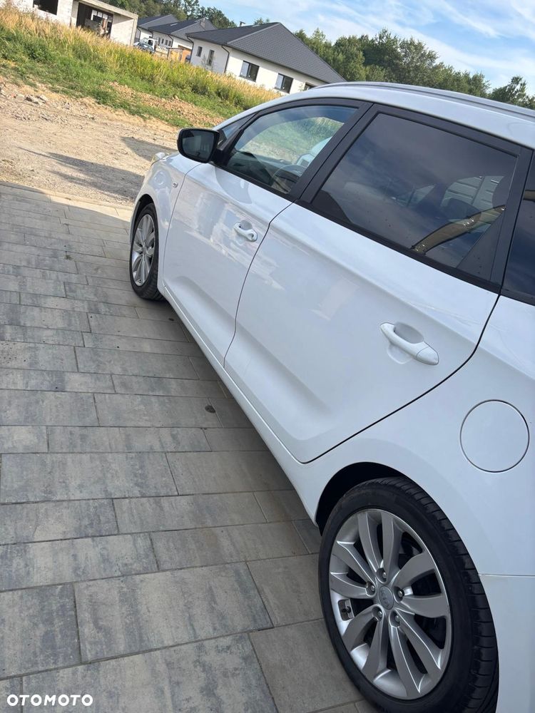 Kia Carens 1.7 CRDi L - 8