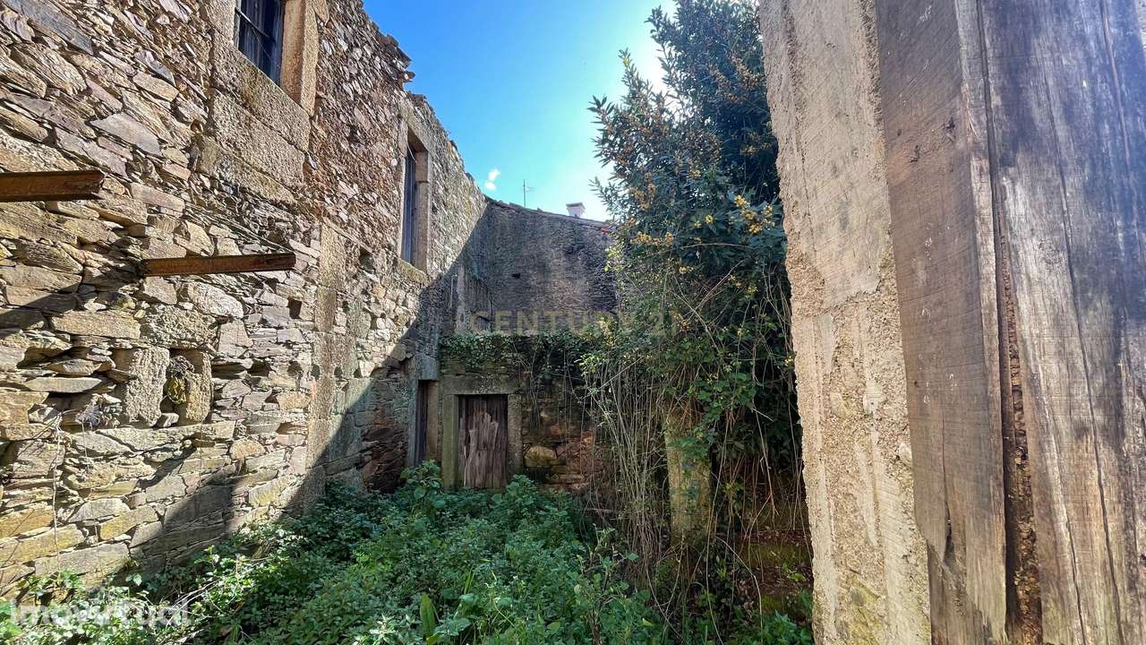 Moradias em ruína, com terreno | Palvarinho, Castelo Branco - Grande imagem: 3/8