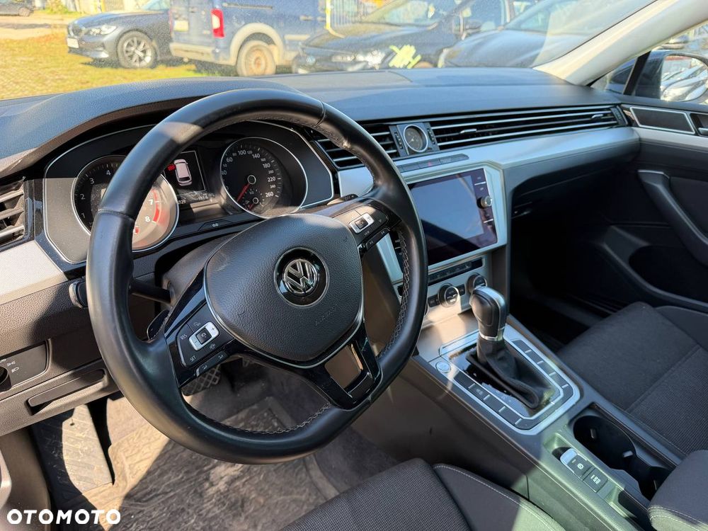Volkswagen Passat - 19