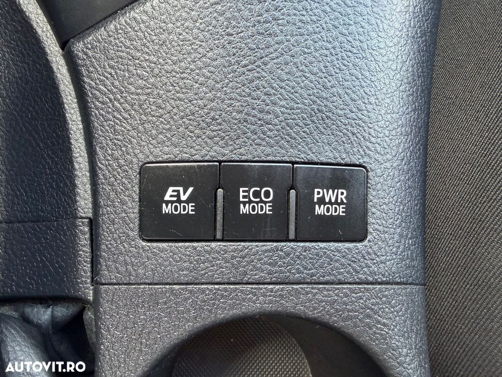 Toyota Auris 1.8 Executive - 9