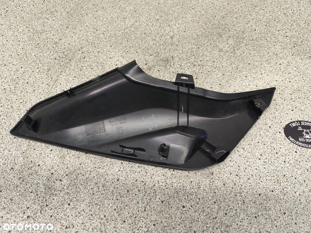 Owiewka, osłona prawa, bok, boczek, wypełnienie prawe Triumph Trident 660 2022 - 8