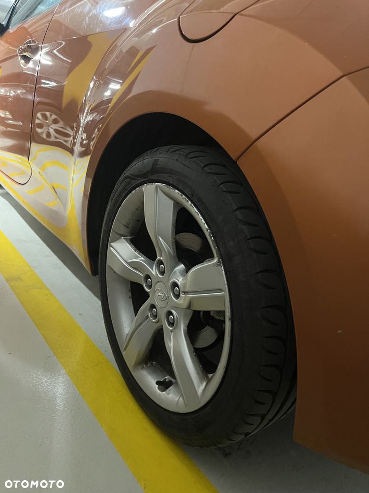 Hyundai Veloster 1.6 GDI Comfort - 11