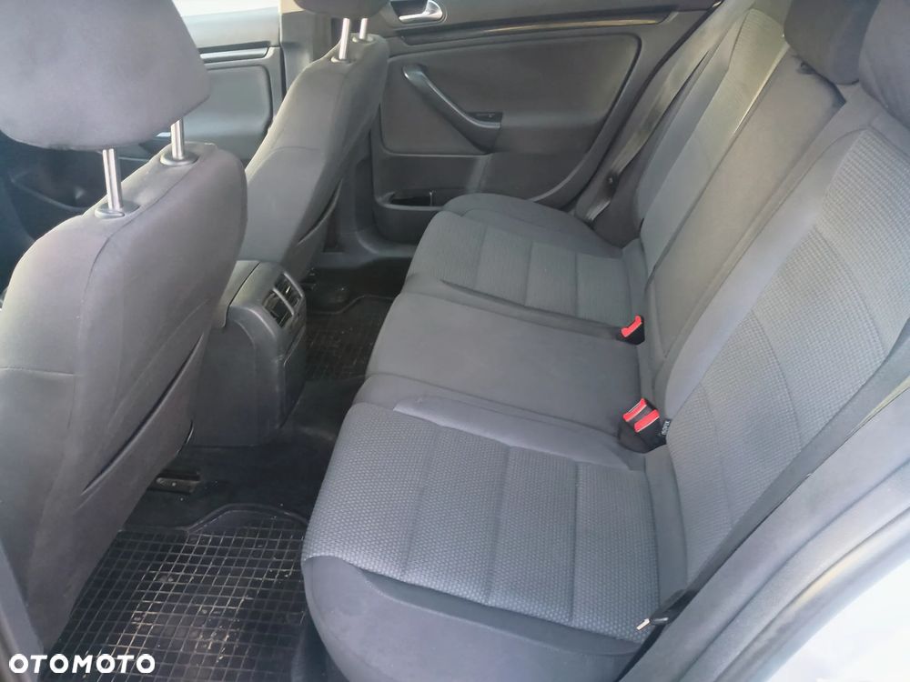 Volkswagen Golf 1.6 TDI DPF Highline - 20
