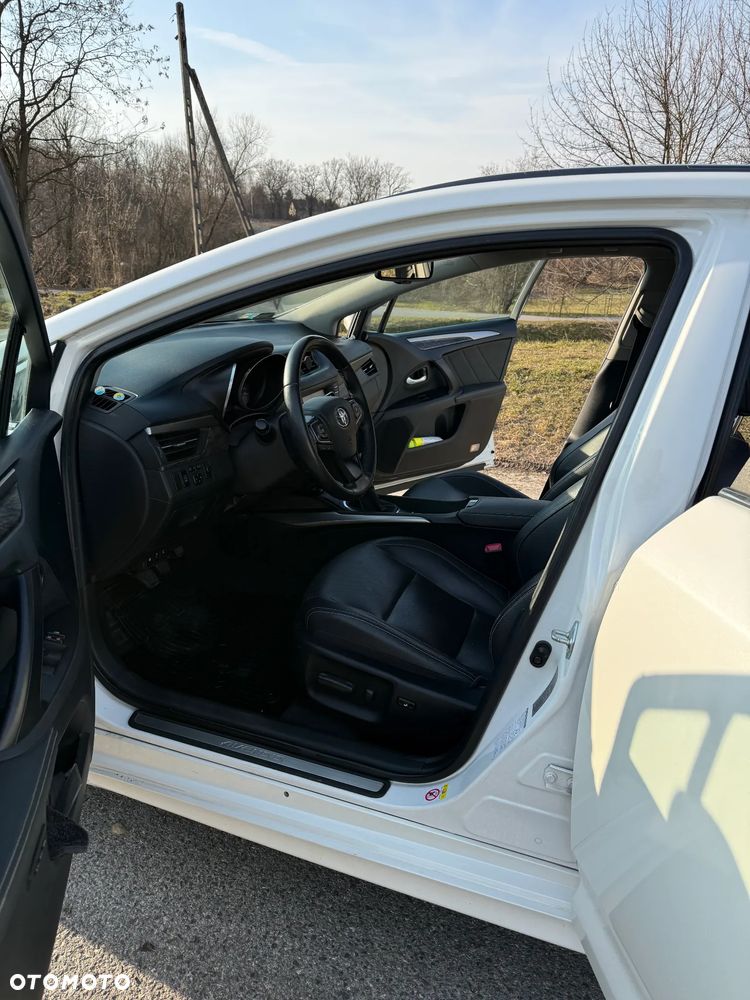 Toyota Avensis 2.0 D-4D Premium - 26