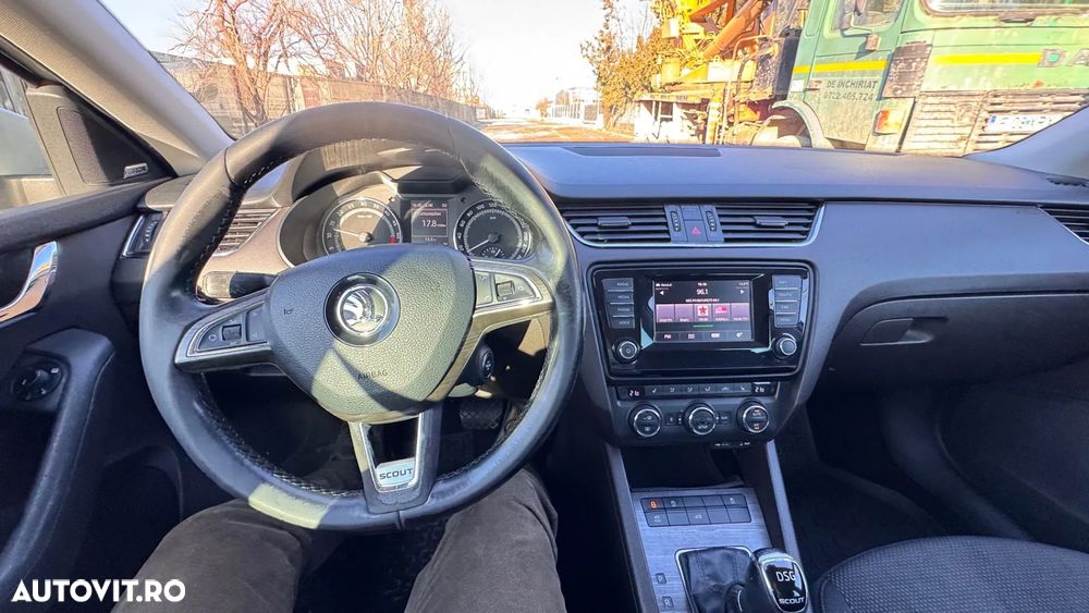 Skoda Octavia 2.0 TDI 4x4 DSG Scout - 6