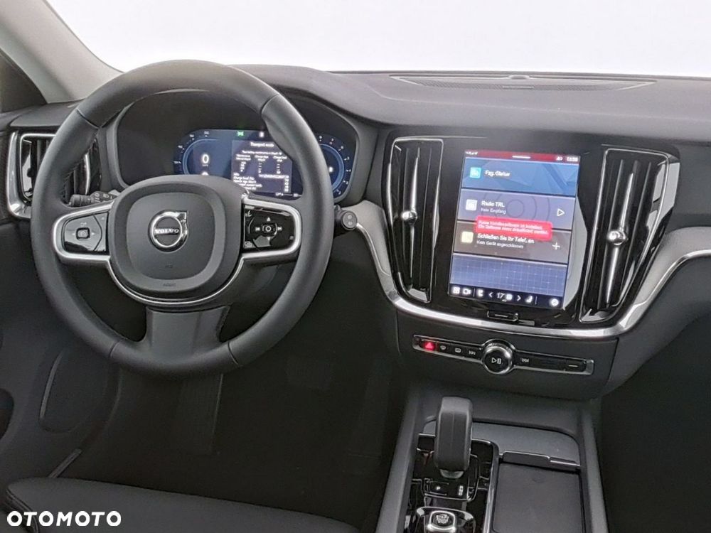 Volvo V60 B4 B DKG Plus Dark - 8