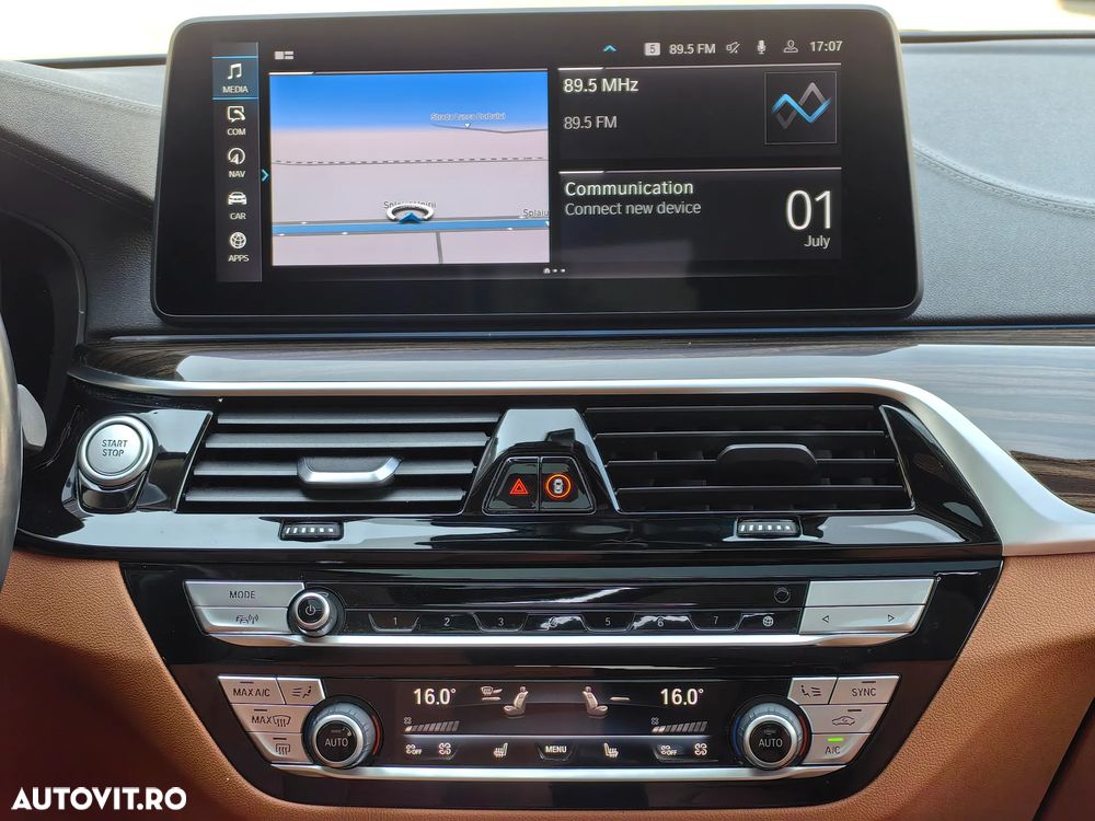 BMW Seria 5 530e Aut. Luxury Line - 27