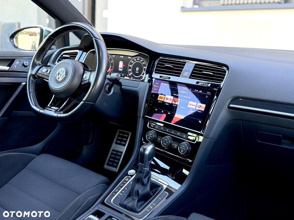 Volkswagen Golf - 26