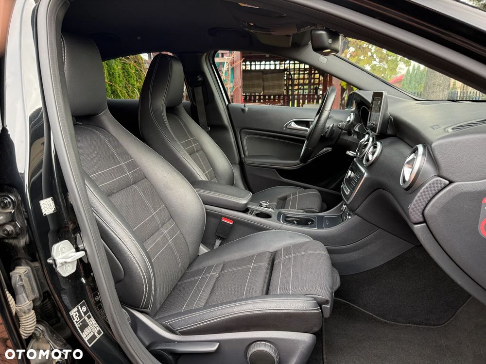 Mercedes-Benz Klasa A 200 (BlueEFFICIENCY) 7G-DCT Urban - 19