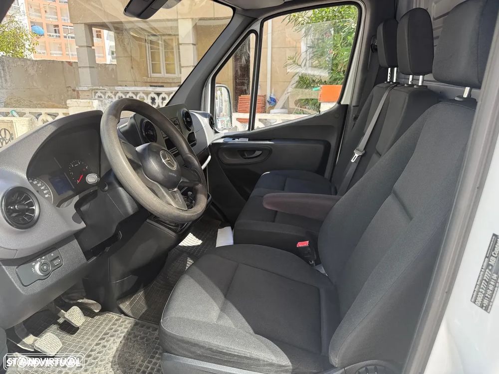 Mercedes-Benz Sprinter - 5