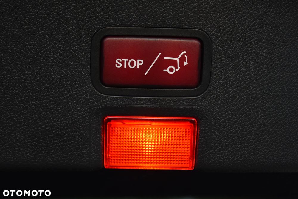 Mercedes-Benz CLA 200 7G-DCT UrbanStyle Edition - 37