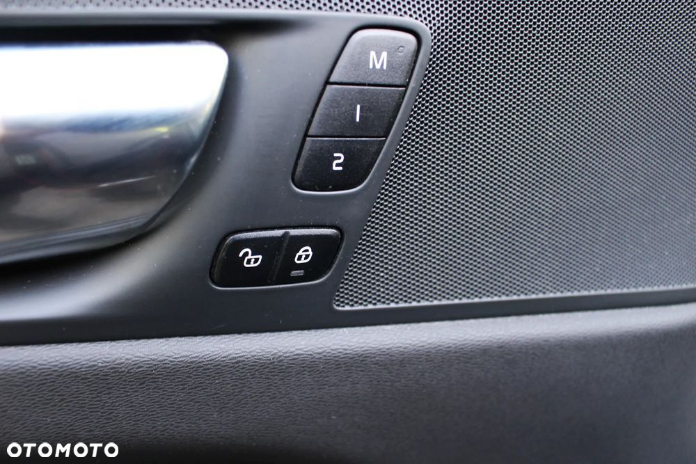 Volvo V60 D3 Geartronic Momentum Pro - 32