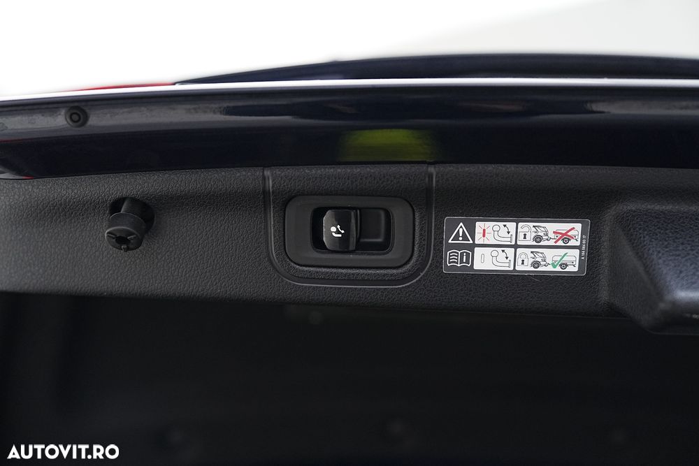 Mercedes-Benz C 300 e 9G-TRONIC AMG Line - 22