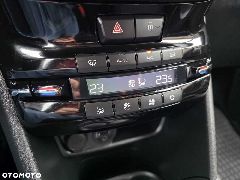 Peugeot 208 1.6 VTi Allure - 31